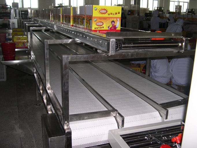 網(wǎng)帶輸送機的生產(chǎn)標準與廣泛應(yīng)用