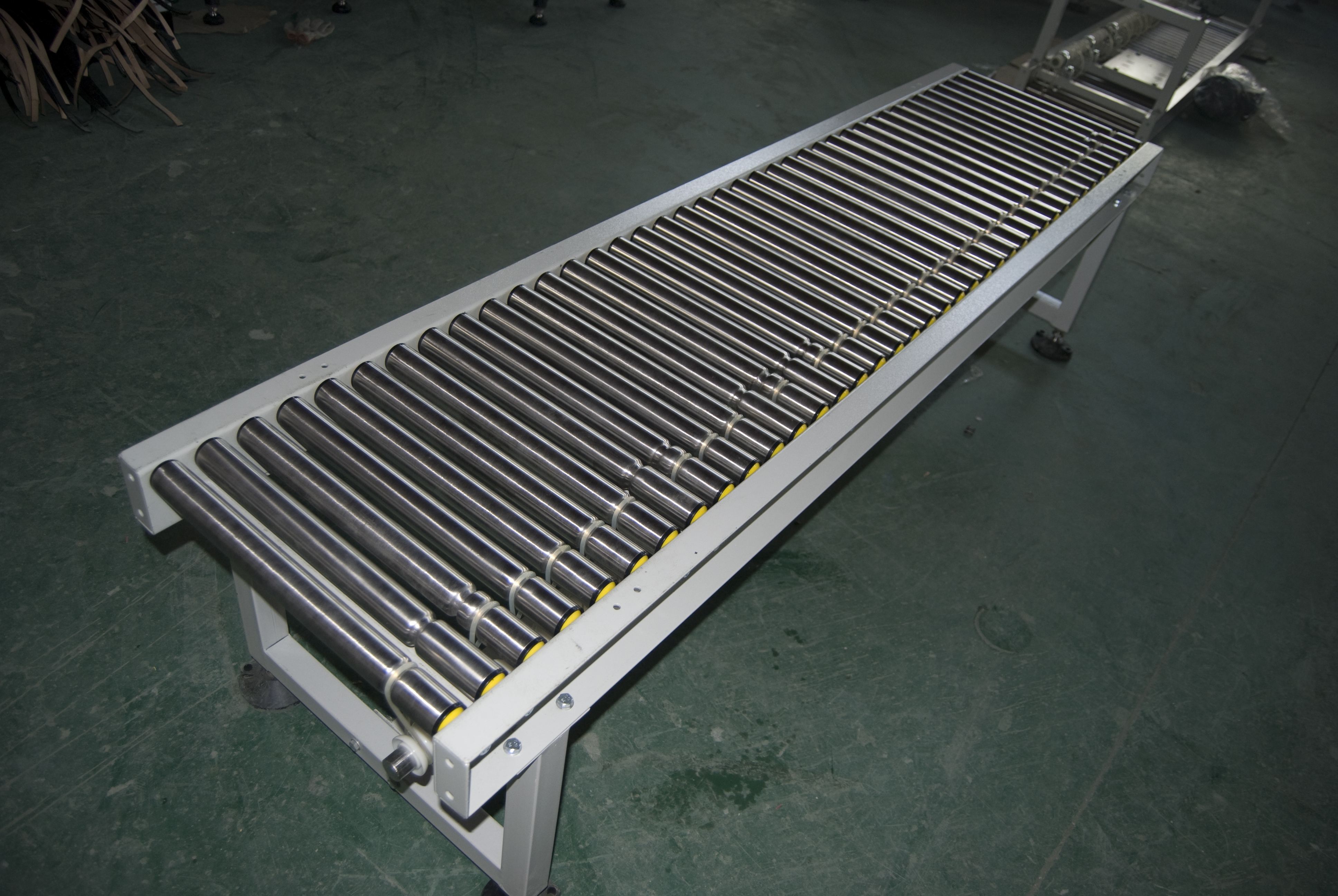 碳鋼滾筒輸送機(jī)設(shè)備的選購(gòu)